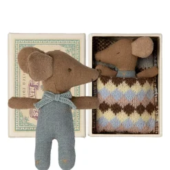 Maileg Sleepy Wakey Baby-Mäusejunge in Streichholzschachtel