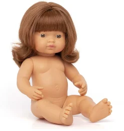 Miniland-Puppenmädchen mit roten Haaren